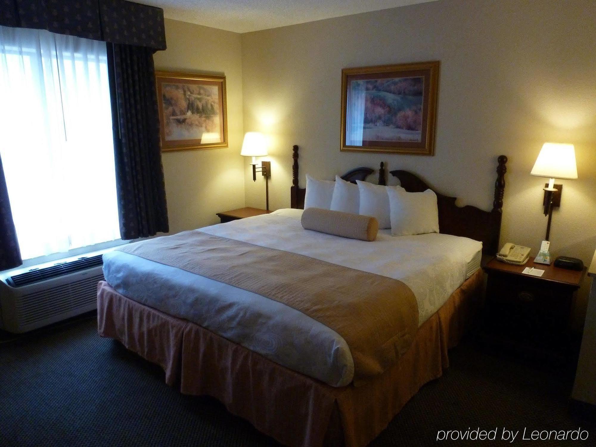 Holiday Inn Express & Suites Evansville North By Ihg Warrenton Номер фото