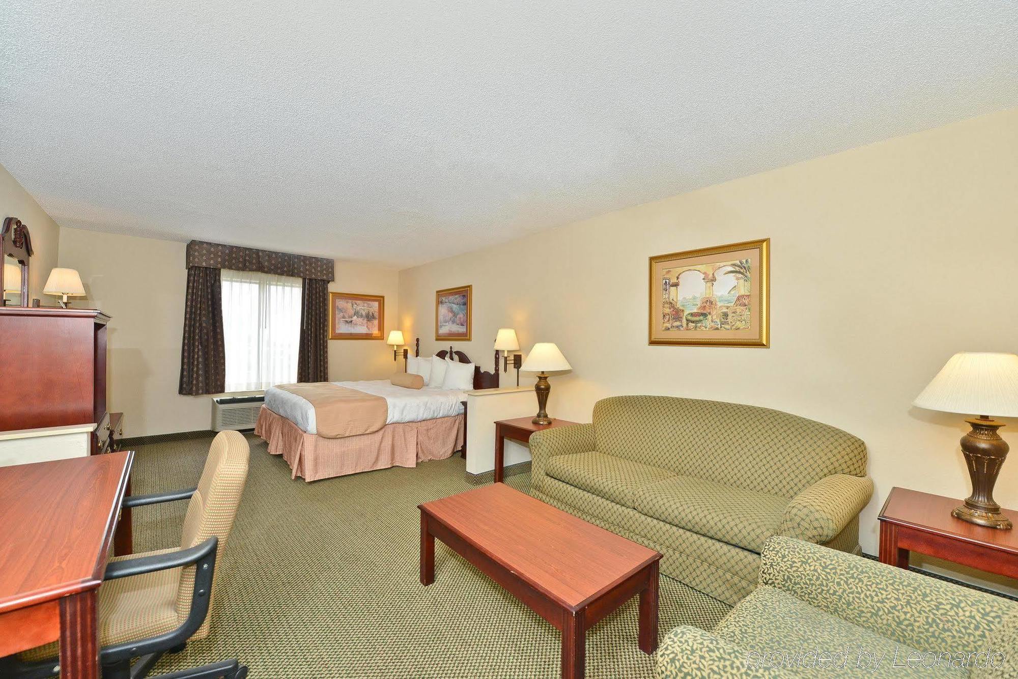 Holiday Inn Express & Suites Evansville North By Ihg Warrenton Экстерьер фото